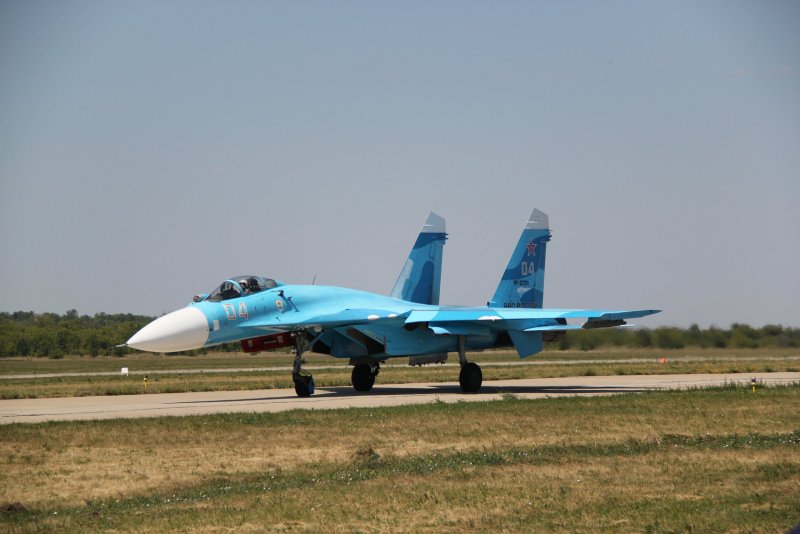Самолёт истребитель Су 27
