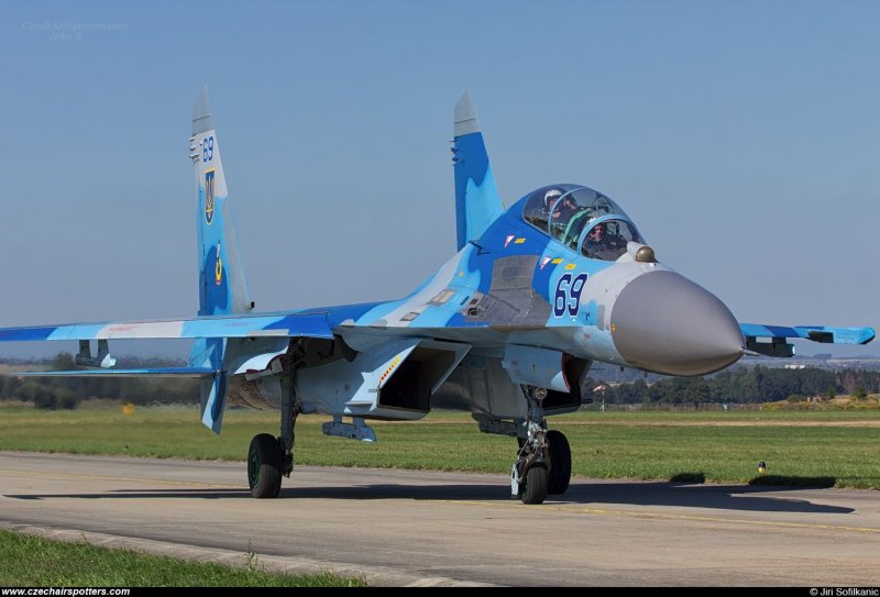 Самолёт Су-27уб